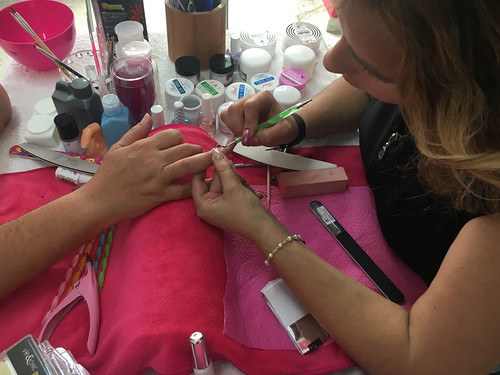 Academia Ancare inaugura su nuevo centro de peluquería y estética en la ciudad