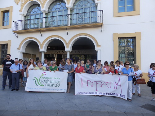 Concentración contra la violencia de género en el Ayuntamiento