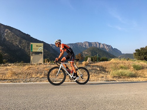 Rodolfo Jiménez completó el Everesting Challenge en la Sierra de Grazalema