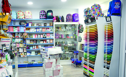 Mayor surtido y más comodidad en las nuevas instalaciones de Papelería Librería San Sebastián
