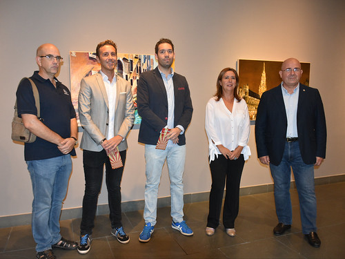 Inauguración tres exposiciones sobre el circo, paisajes y fotos de aves