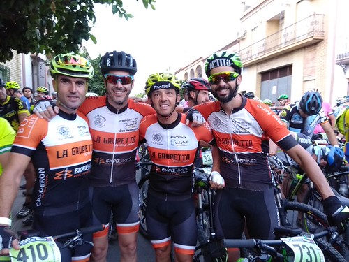 Ciclistas del Club La Grupetta en una competición