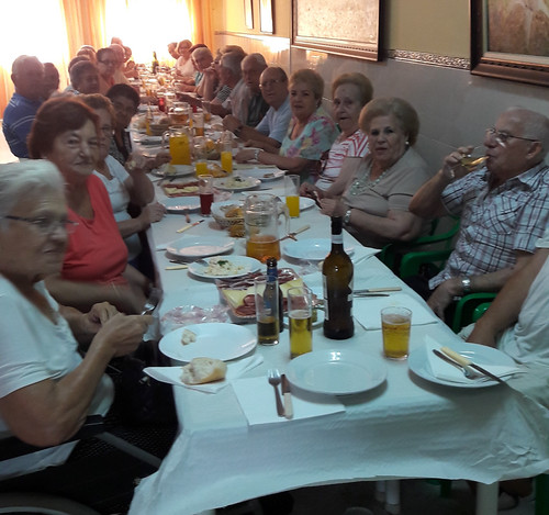 Comida de la 3º edad en la A.V. La Pólvora