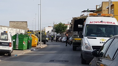 Actuación policial en la calle Cerro Blanco encontrados restos humanos