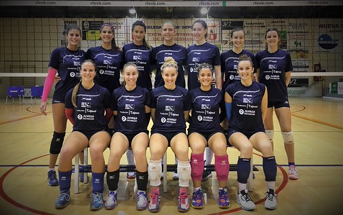 Equipo femenino del Cajasol Voley Esquimo