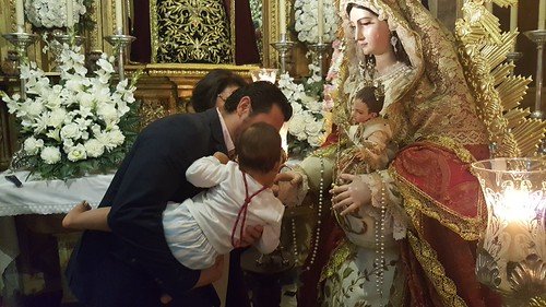 Besamano de la Virgen del Rosario de Oración