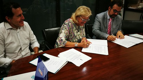 Convenio Delegación de Igualdad y Hospital San Agustín por el cáncer de mama