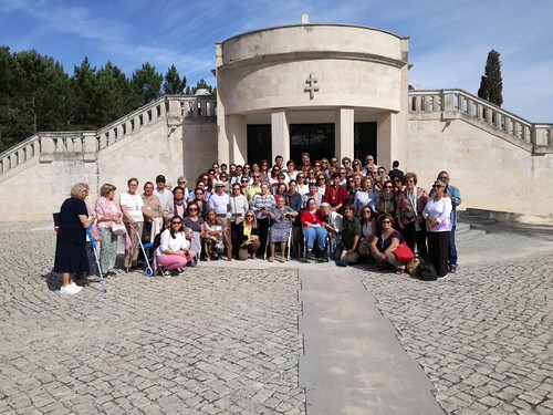Cofradía del Santo Rosario peregrina a Fátima