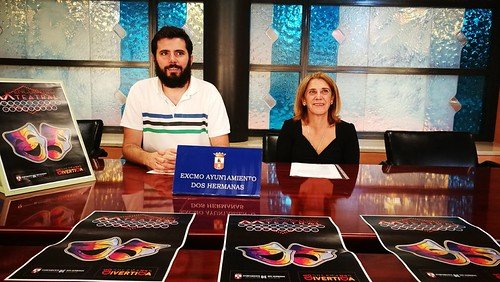 Presentación del Encuentro Teatral Dos Hermanas Divertida