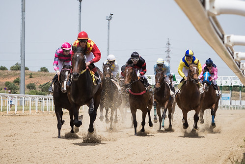 Primera jornada de carreras de caballos de primavera en mayo