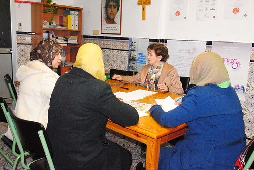 Clases de español para inmigrantes de Dos Hermanas Solidaria