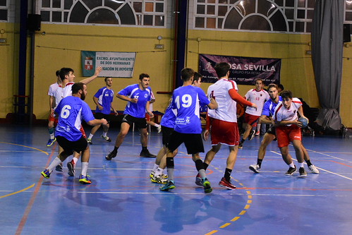 Balonmano Montequinto y Nazareno derbi local en 2º Nacional