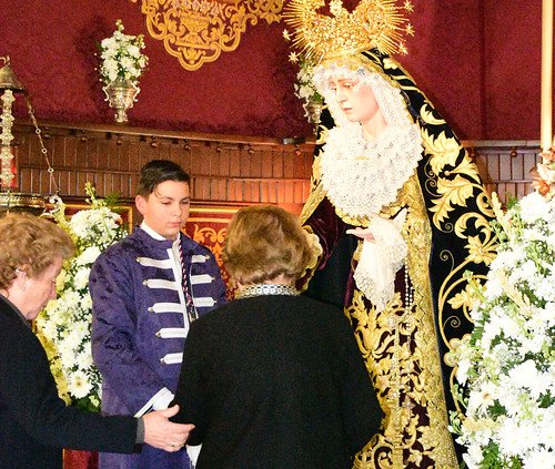 Besamano de la Virgen del Amparo y Esperanza de La Cena