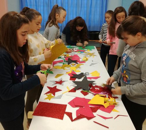 Taller de adornos navideños en el Club Juan Velasco