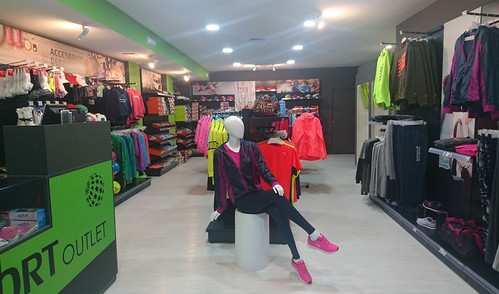 Tienda DML Sport Superofertas de los jueves