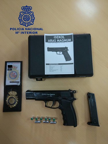 Detenido un hombre por usurpación de funciones públicas y simulación de delito
