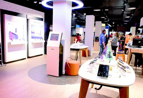 Orange inaugura unas modernas instalaciones ampliando su oferta