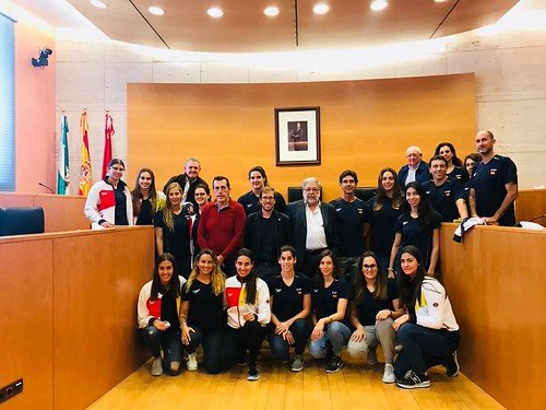 Visita de la Selección Absoluta de Waterpolo femenino a Dos Hermanas