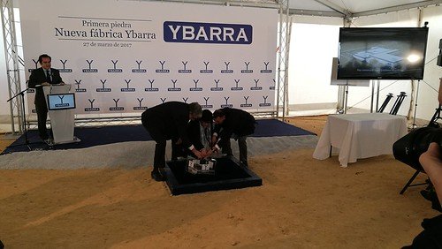 Primera piedra de la nueva fábrica de Ybarra en el Polígono Aceitunero