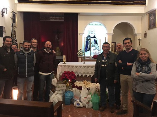 Trabajadores de Dcoop entregan alimentos a Amargura