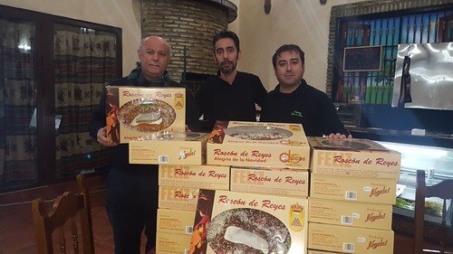 Mesón Bar El Garabato roscones de reyes para Cáritas