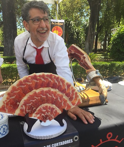 Cristo Muñoz Montes, cortador profesional de jamón