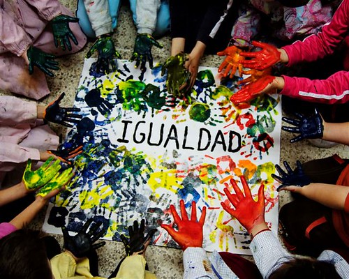 Cartel concurso Maestra Dolores Velasco Por una educación en igualdad
