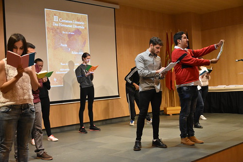 Presentación del Tercer Certamen Literario Dos Hermanas Divertida en La Almona