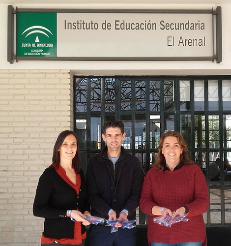 IES El Arenal campaña pulseras con corazón para ser centro cardioprotegido