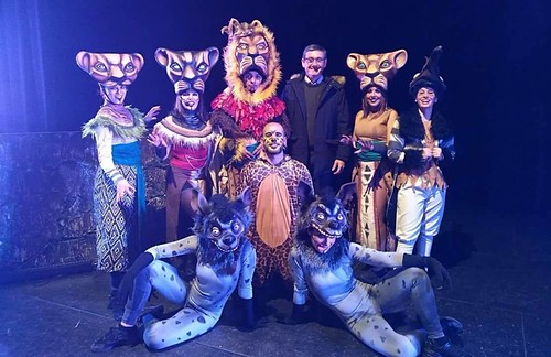 Tributo a El Rey León en el teatro municipal