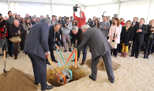 bendición y colocación de la primera piedra de loyola andalucía en entrenúcleos (1)