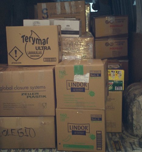 Recogida de alimentos de la Caravana por la Paz para el pueblo saharaui