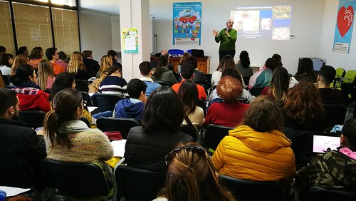 Charla sobre nutrición en la Escuela de Familia del Spm