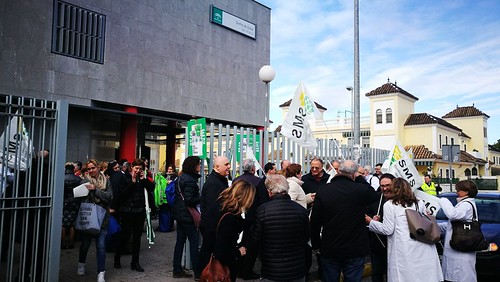 Concentración del personal sanitario en San Hilario en contra de las agresiones