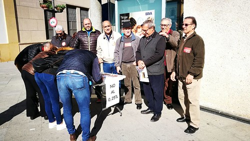 Recogida de firmas de CC.OO. y UGT por las pensiones