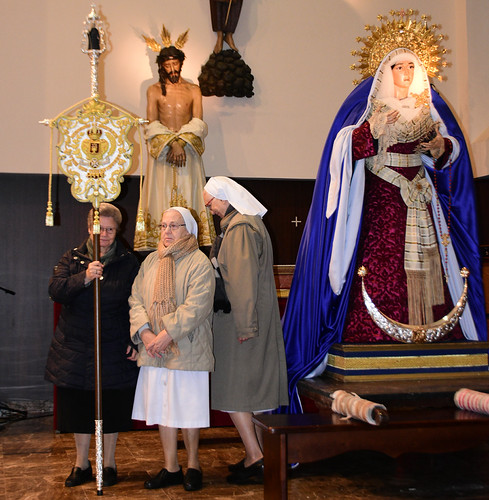Bendición del banderín de las Hermanas de la Caridad de Santa Cruz