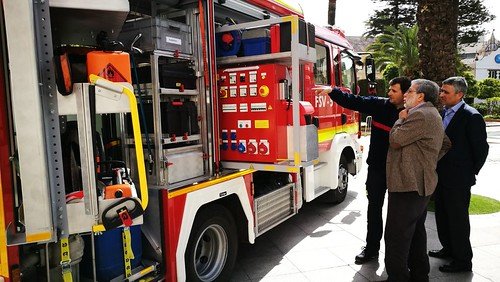 Presentación nuevo camión de salvamentos varios para los bomberos