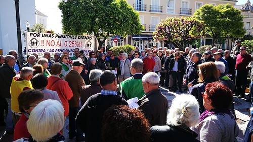 Concentración en defensa de las pensiones en la Plaza de la Constitución