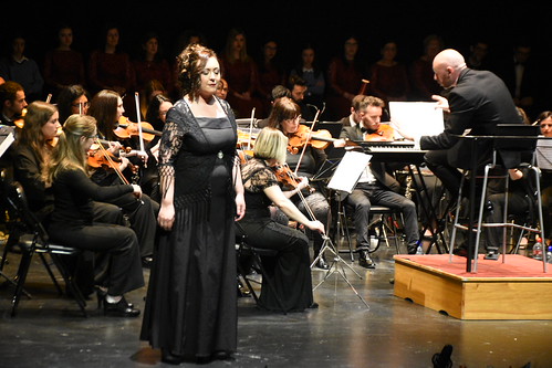 Concierto Música hecha escena de la Coral Regina Coeli en el teatro municipal