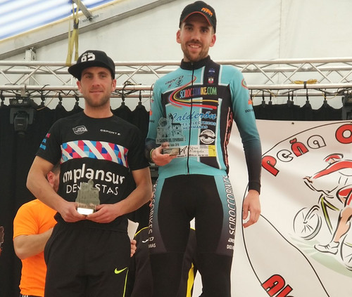 Scirocco Bike Calderón en una prueba ciclista en Alcalá del Valle
