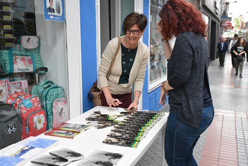 Firma de libros autores locales Papelería San Sebastián