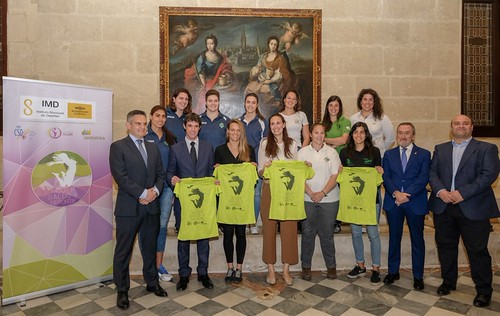 Waterpolo Dos Hermanas en la presentación del Tour Mujer, Salud y Deporte