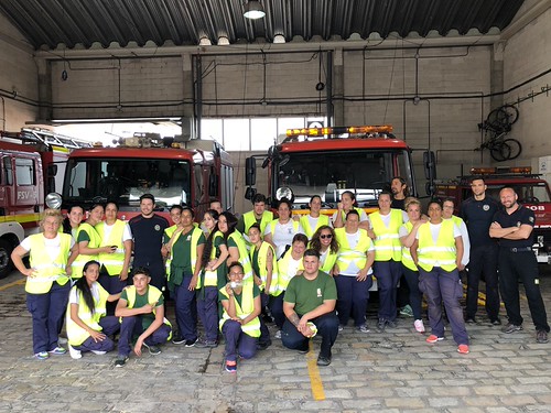 Alumnado de la Zona Sur visita el parque de bomberos