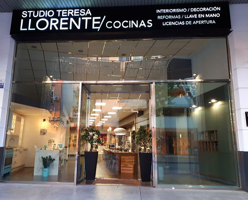 Studio Teresa Llorente inaugura su centro ofreciendo cocinas de ensueño y mucho más