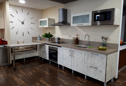 Studio Teresa Llorente inaugura su centro ofreciendo cocinas de ensueño y mucho más