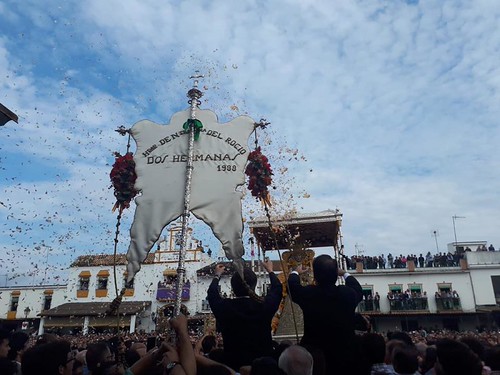 Hermandad del Rocío de Dos Hermanas en la romería del rocío