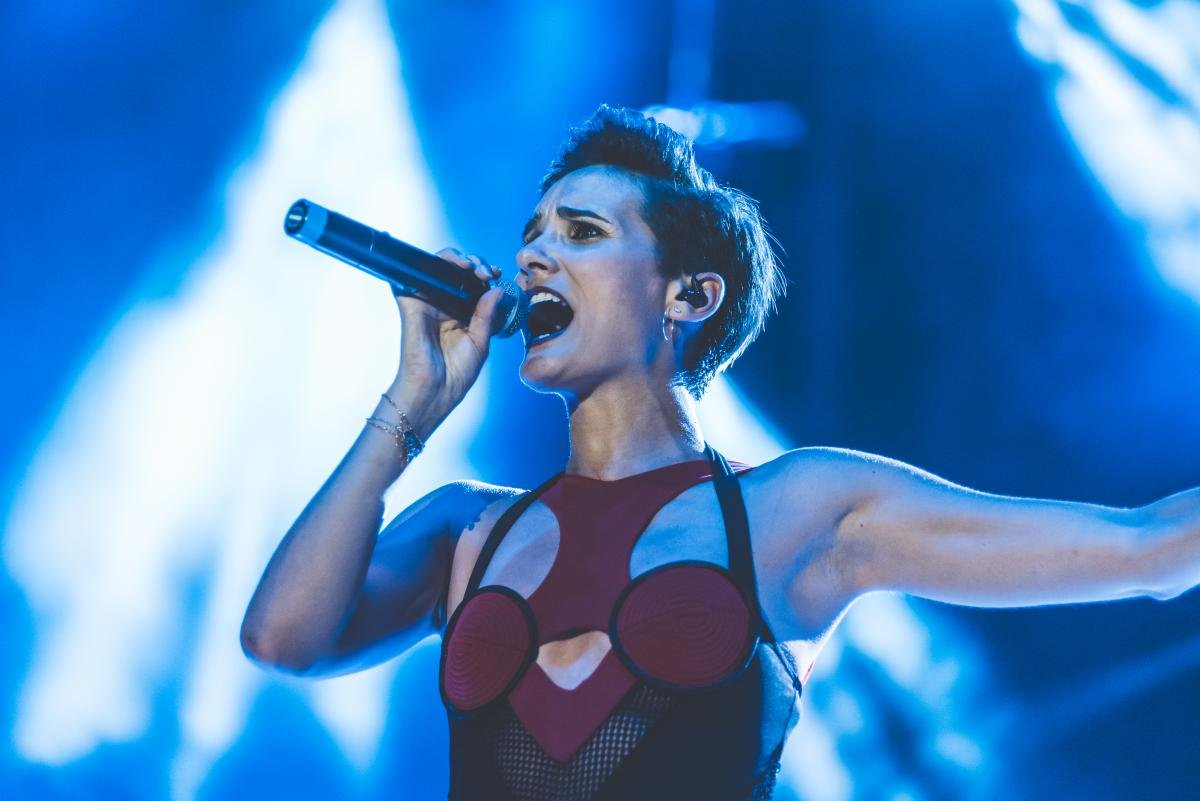 Robin Torres, Hija de la Luna