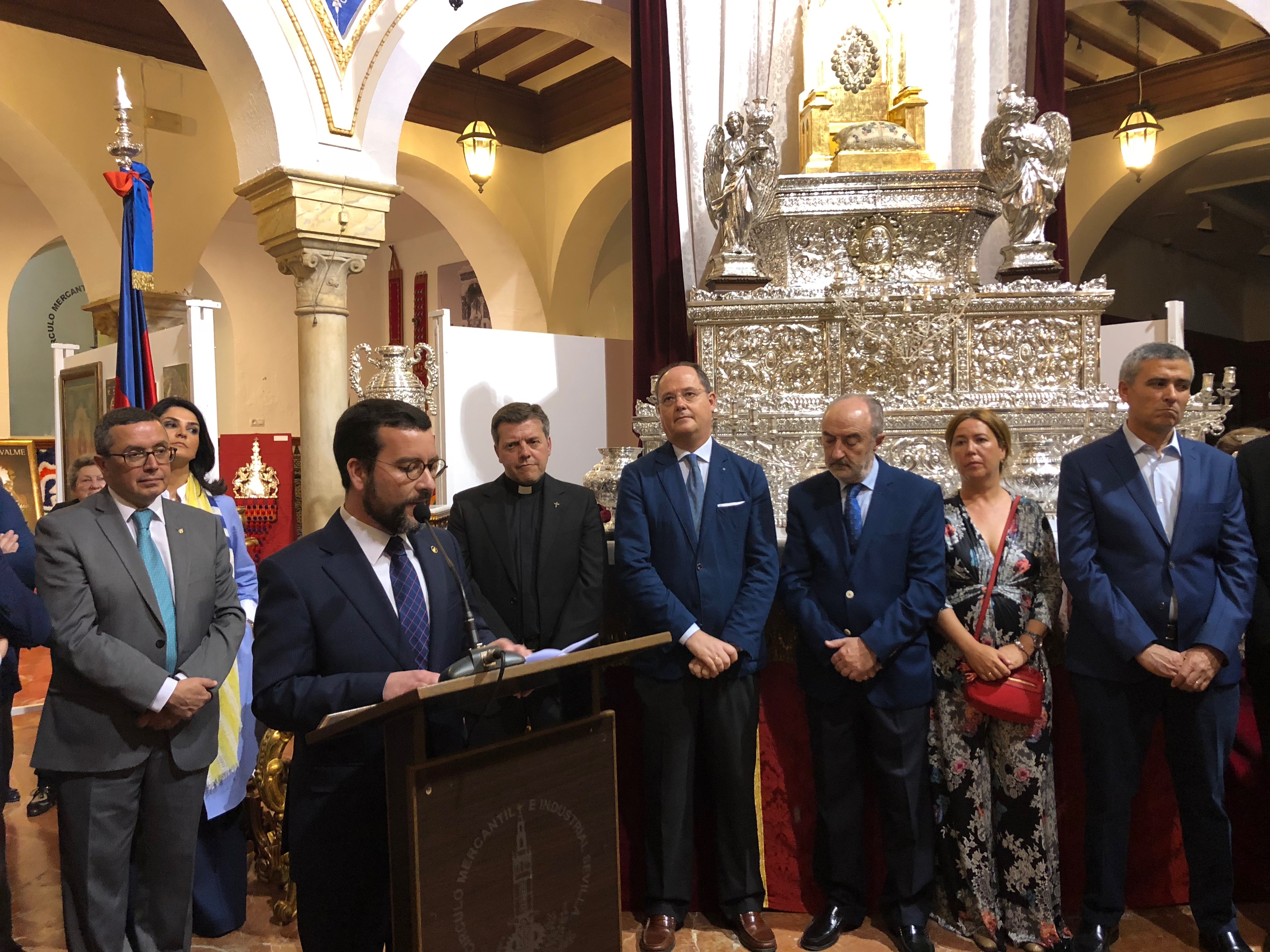 Inauguración de la exposición de Valme en el Círculo Mercantil de Sevilla