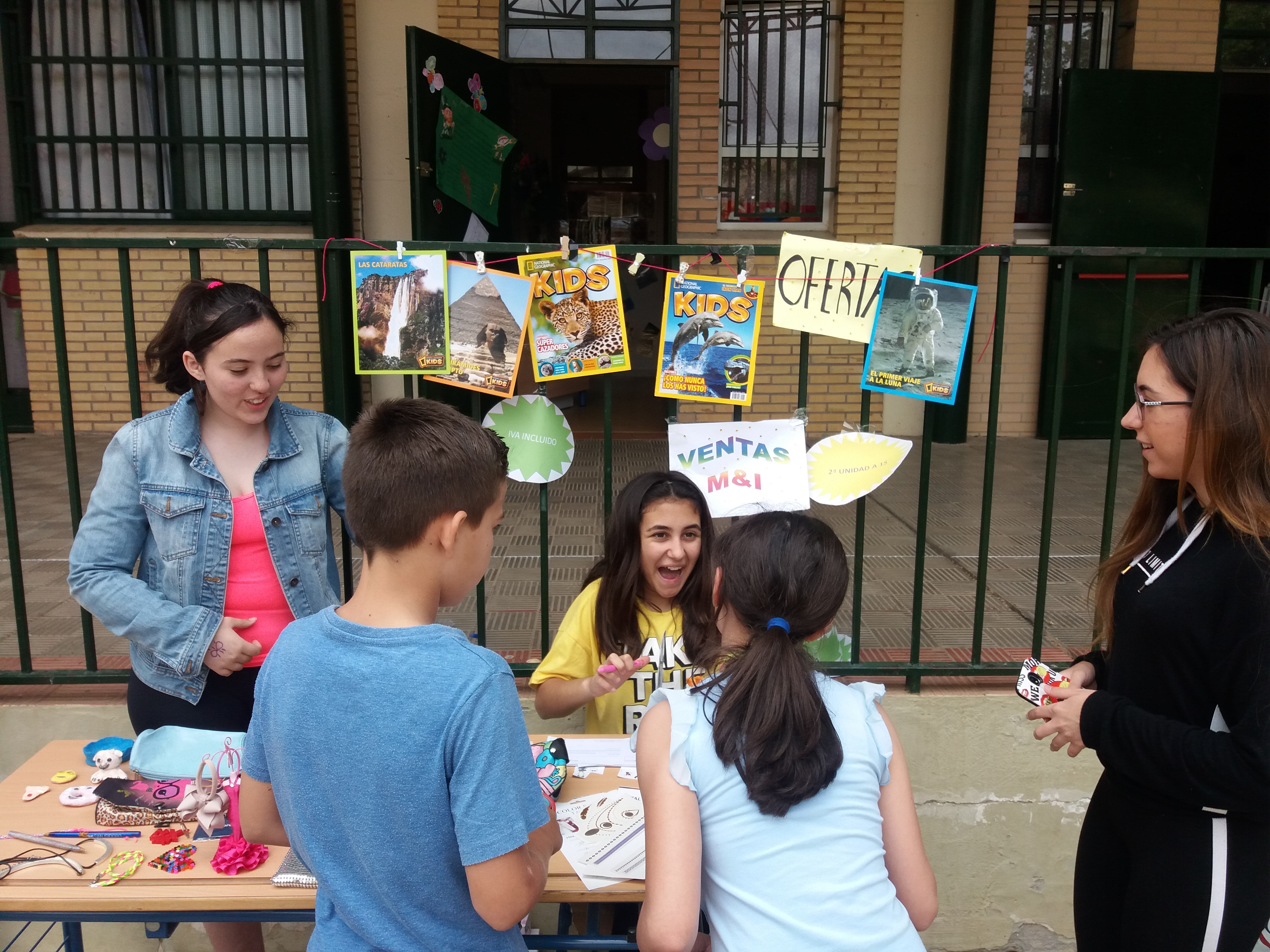 Mercadillo en el Colegio M. José Varela para aprender matemáticas
