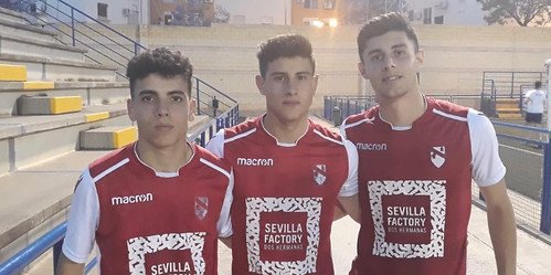 Los jugadores Vela, Doblado, Jesús Rafa, José Fernando, Utrilla, Adrián, Sergio y Medina acaban su etapa como juveniles del At. Dos Hermanas